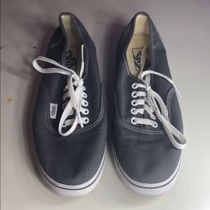 Old vans worn once look new